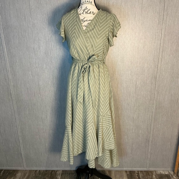 Chic Sage Striped High Low Dress Size XS - Picture 1 of 12